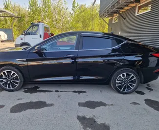 JAC J7 2025 disponibile per il noleggio ad Almaty, con limite di chilometraggio di 250 km/giorno.