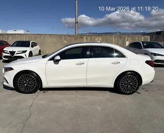 Mercedes-Benz A220 2021 con sistema A trazione anteriore, disponibile a Tbilisi.