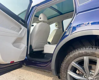 Noleggio Volkswagen Tiguan. Auto Comfort, Crossover per il noleggio in Georgia ✓ Cauzione di Deposito di 550 GEL ✓ Opzioni assicurative RCT.