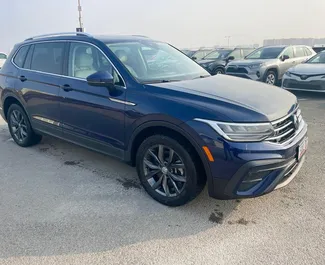 Vista frontale di un noleggio Volkswagen Tiguan a Tbilisi, Georgia ✓ Auto #15928. ✓ Cambio Automatico TM ✓ 0 recensioni.