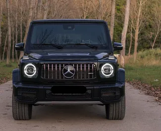 Vista frontale di un noleggio Mercedes-Benz G500 in Becici, Montenegro ✓ Auto #12175. ✓ Cambio Automatico TM ✓ 0 recensioni.