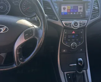 Motore Diesel da 1,6L di Hyundai Elantra 2019 per il noleggio a Durazzo.