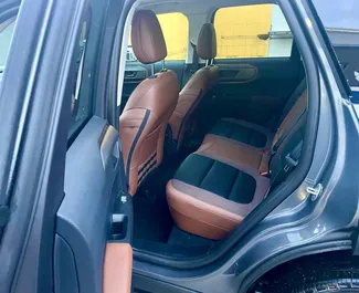 Ford Bronco 2025 disponibile per il noleggio a Tbilisi, con limite di chilometraggio di illimitato.