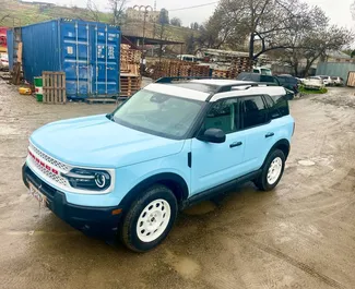 Vista frontale di un noleggio Ford Bronco a Tbilisi, Georgia ✓ Auto #15927. ✓ Cambio Automatico TM ✓ 0 recensioni.