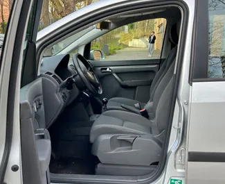 Noleggio Volkswagen Touran. Auto Comfort, Monovolume per il noleggio in Albania ✓ Cauzione di Deposito di 100 EUR ✓ Opzioni assicurative RCT, FDW, Giovane.