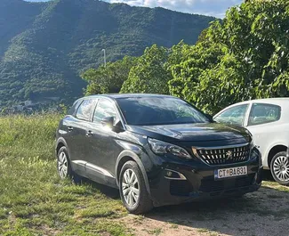 Vista frontale di un noleggio Peugeot 3008 all'aeroporto di Podgorica, Montenegro ✓ Auto #16473. ✓ Cambio Automatico TM ✓ 0 recensioni.