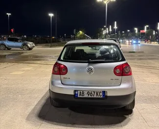 Noleggio Volkswagen Golf 5. Auto Economica, Comfort per il noleggio in Albania ✓ Cauzione di Senza deposito ✓ Opzioni assicurative RCT, All'estero.