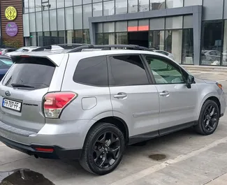 Vista frontale di un noleggio Subaru Forester a Tbilisi, Georgia ✓ Auto #16427. ✓ Cambio Automatico TM ✓ 0 recensioni.