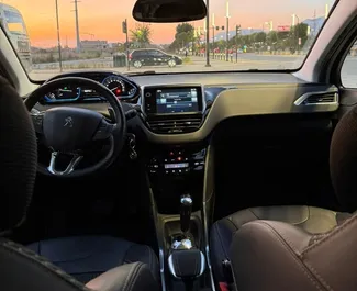 Peugeot 2008 2018 disponibile per il noleggio a Tirana, con limite di chilometraggio di illimitato.