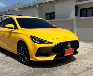 Vista frontale di un noleggio MG 5/GT all'aeroporto di Phuket, Thailandia ✓ Auto #16293. ✓ Cambio Automatico TM ✓ 0 recensioni.