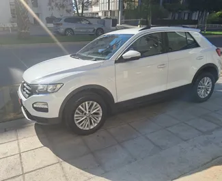 Vista frontale di un noleggio Volkswagen T-Roc a Limassol, Cipro ✓ Auto #16353. ✓ Cambio Automatico TM ✓ 0 recensioni.