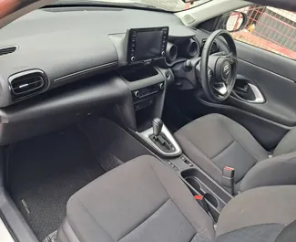 Motore Benzina da 1,6L di Toyota Yaris Cross 2023 per il noleggio a Limassol.
