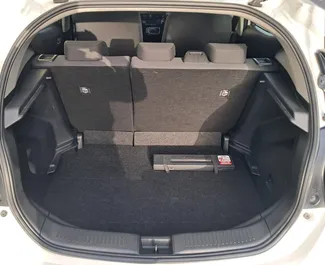 Toyota Aqua 2024 con sistema A trazione anteriore, disponibile a Limassol.
