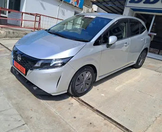Noleggio Nissan Note. Auto Economica, Comfort per il noleggio a Cipro ✓ Cauzione di Deposito di 350 EUR ✓ Opzioni assicurative RCT, CDW.