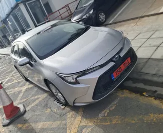Toyota Corolla Sedan 2024 disponibile per il noleggio a Limassol, con limite di chilometraggio di illimitato.