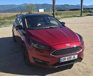 Noleggio Ford Focus. Auto Comfort per il noleggio in Georgia ✓ Cauzione di Senza deposito ✓ Opzioni assicurative RCT, CDW, Senza deposito.