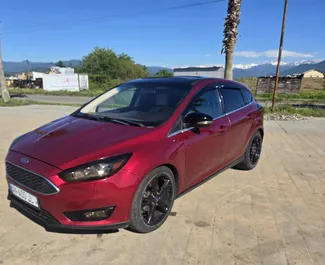 Vista frontale di un noleggio Ford Focus a Batumi, Georgia ✓ Auto #16375. ✓ Cambio Automatico TM ✓ 0 recensioni.