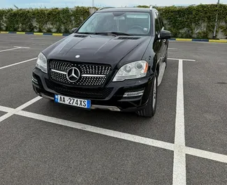 Mercedes-Benz ML350 2011 disponibile per il noleggio a Durazzo, con limite di chilometraggio di illimitato.