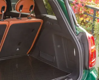Mini Countryman Cooper S 2021 con sistema A trazione integrale, disponibile a Tbilisi.
