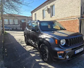 Vista frontale di un noleggio Jeep Renegade a Kutaisi, Georgia ✓ Auto #16185. ✓ Cambio Automatico TM ✓ 0 recensioni.