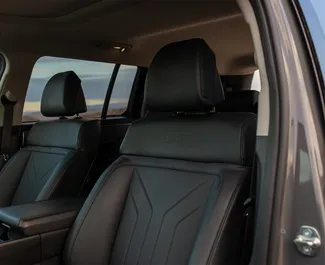 Hyundai Santa Fe 2024 disponibile per il noleggio a Tbilisi, con limite di chilometraggio di illimitato.