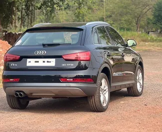 Noleggio Audi Q3. Auto Comfort, Premium, Crossover per il noleggio a Goa ✓ Cauzione di Deposito di 100 USD ✓ Opzioni assicurative RCT.