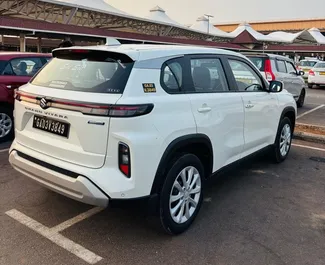 Vista frontale di un noleggio Suzuki Grand Vitara all'aeroporto di Goa, Goa ✓ Auto #16192. ✓ Cambio Automatico TM ✓ 0 recensioni.