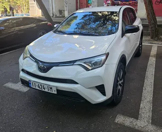 Vista frontale di un noleggio Toyota Rav4 a Kutaisi, Georgia ✓ Auto #16369. ✓ Cambio Automatico TM ✓ 0 recensioni.