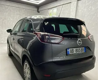Opel Crossland 2021 disponibile per il noleggio all'aeroporto di Tirana, con limite di chilometraggio di illimitato.