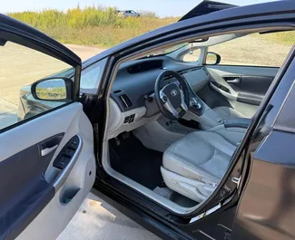 Noleggio auto Toyota Prius 2012 in Georgia, con carburante Ibrido e 120 cavalli di potenza ➤ A partire da 100 GEL al giorno.