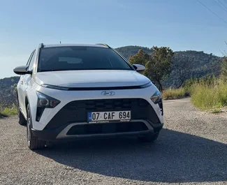 Vista frontale di un noleggio Hyundai Bayon a Alanya, Turchia ✓ Auto #16399. ✓ Cambio Automatico TM ✓ 0 recensioni.