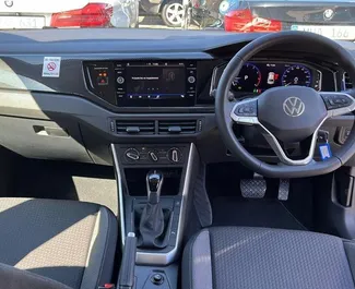 Vista frontale di un noleggio Volkswagen Taigo a Limassol, Cipro ✓ Auto #16461. ✓ Cambio Automatico TM ✓ 0 recensioni.