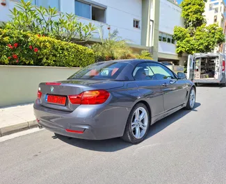 Interni di BMW 420 M SPORT in affitto a Cipro. Un'ottima auto da 4 posti con cambio Automatico.