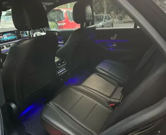Vista frontale di un noleggio Mercedes-Benz GLE 300d a Limassol, Cipro ✓ Auto #16462. ✓ Cambio Automatico TM ✓ 0 recensioni.