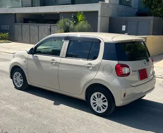 Vista frontale di un noleggio Toyota Passo a Limassol, Cipro ✓ Auto #5910. ✓ Cambio Automatico TM ✓ 0 recensioni.