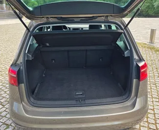 Volkswagen Golf Sportsvan 2019 con sistema A trazione anteriore, disponibile a Budva.