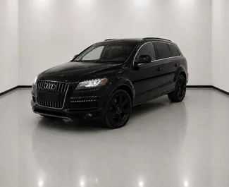 Vista frontale di un noleggio Audi Q7 a Tirana, Albania ✓ Auto #16406. ✓ Cambio Automatico TM ✓ 0 recensioni.