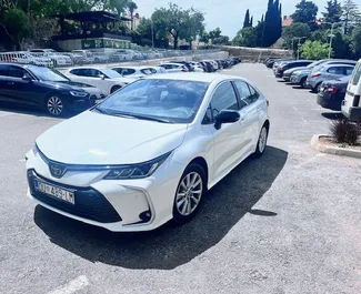 Noleggio Toyota Corolla Sedan. Auto Economica, Comfort per il noleggio in Croazia ✓ Cauzione di Deposito di 200 EUR ✓ Opzioni assicurative RCT, FDW, All'estero.