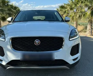 Noleggio auto Jaguar E-Pace 2021 in Spagna, con carburante Benzina e 295 cavalli di potenza ➤ A partire da 80 EUR al giorno.