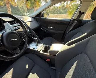 Jaguar E-Pace 2021 con sistema A trazione anteriore, disponibile ad Alicante.