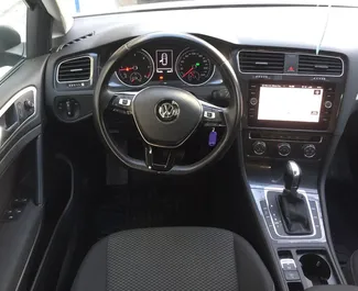 Motore Diesel da 1,6L di Volkswagen Golf 7 2018 per il noleggio all'aeroporto di Podgorica.