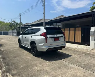 Noleggio auto Mitsubishi Pajero Sport 2026 in Thailandia, con carburante Diesel e 200 cavalli di potenza ➤ A partire da 1800 THB al giorno.