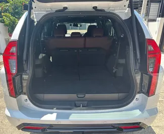 Motore Diesel da 2,4L di Mitsubishi Pajero Sport 2026 per il noleggio all'aeroporto di Phuket.