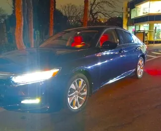 Vista frontale di un noleggio Honda Accord a Baku, Azerbaigian ✓ Auto #16509. ✓ Cambio Automatico TM ✓ 0 recensioni.