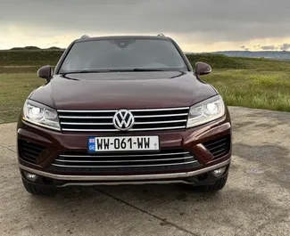 Noleggio auto Volkswagen Touareg 2018 in Georgia, con carburante Benzina e 300 cavalli di potenza ➤ A partire da 155 GEL al giorno.