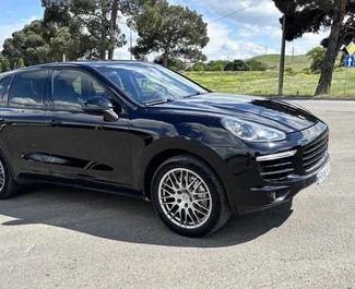 Noleggio Porsche Cayenne. Auto Premium, Lusso, SUV per il noleggio in Georgia ✓ Cauzione di Senza deposito ✓ Opzioni assicurative RCT, CDW, SCDW, FDW, Passeggeri, Furto, Senza deposito.