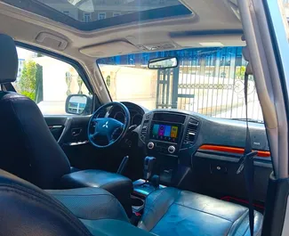 Noleggio auto Mitsubishi Pajero 2013 in Azerbaigian, con carburante Benzina e 190 cavalli di potenza ➤ A partire da 68 AZN al giorno.
