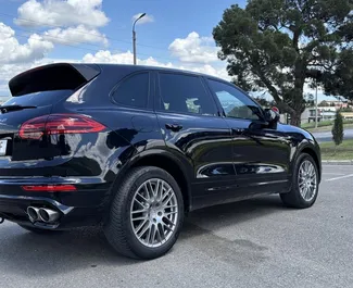 Noleggio auto Porsche Cayenne 2016 in Georgia, con carburante Benzina e 300 cavalli di potenza ➤ A partire da 190 GEL al giorno.
