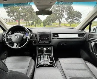 Volkswagen Touareg 2018 con sistema A trazione integrale, disponibile a Tbilisi.