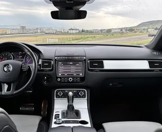 Volkswagen Touareg 2018 con sistema A trazione integrale, disponibile a Tbilisi.